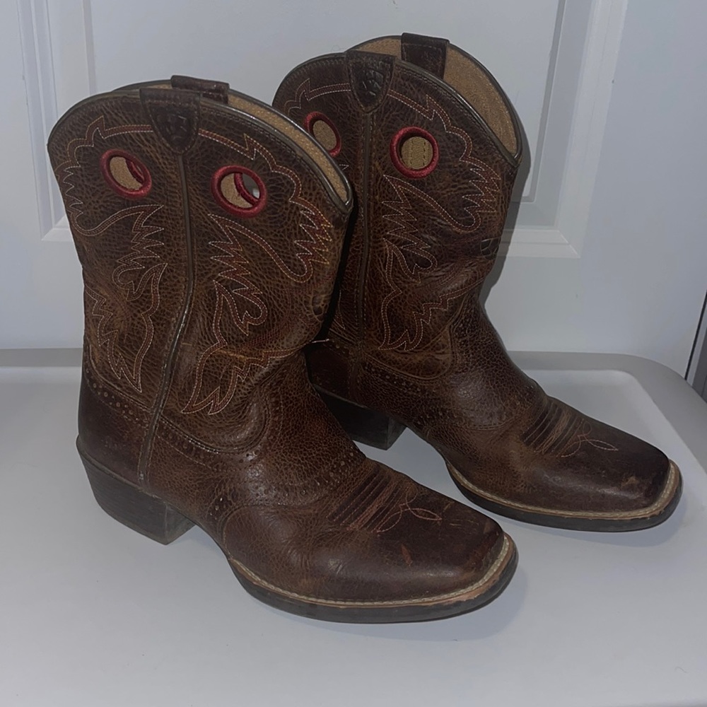 Ariat cowboy boots .big kids size 4.5